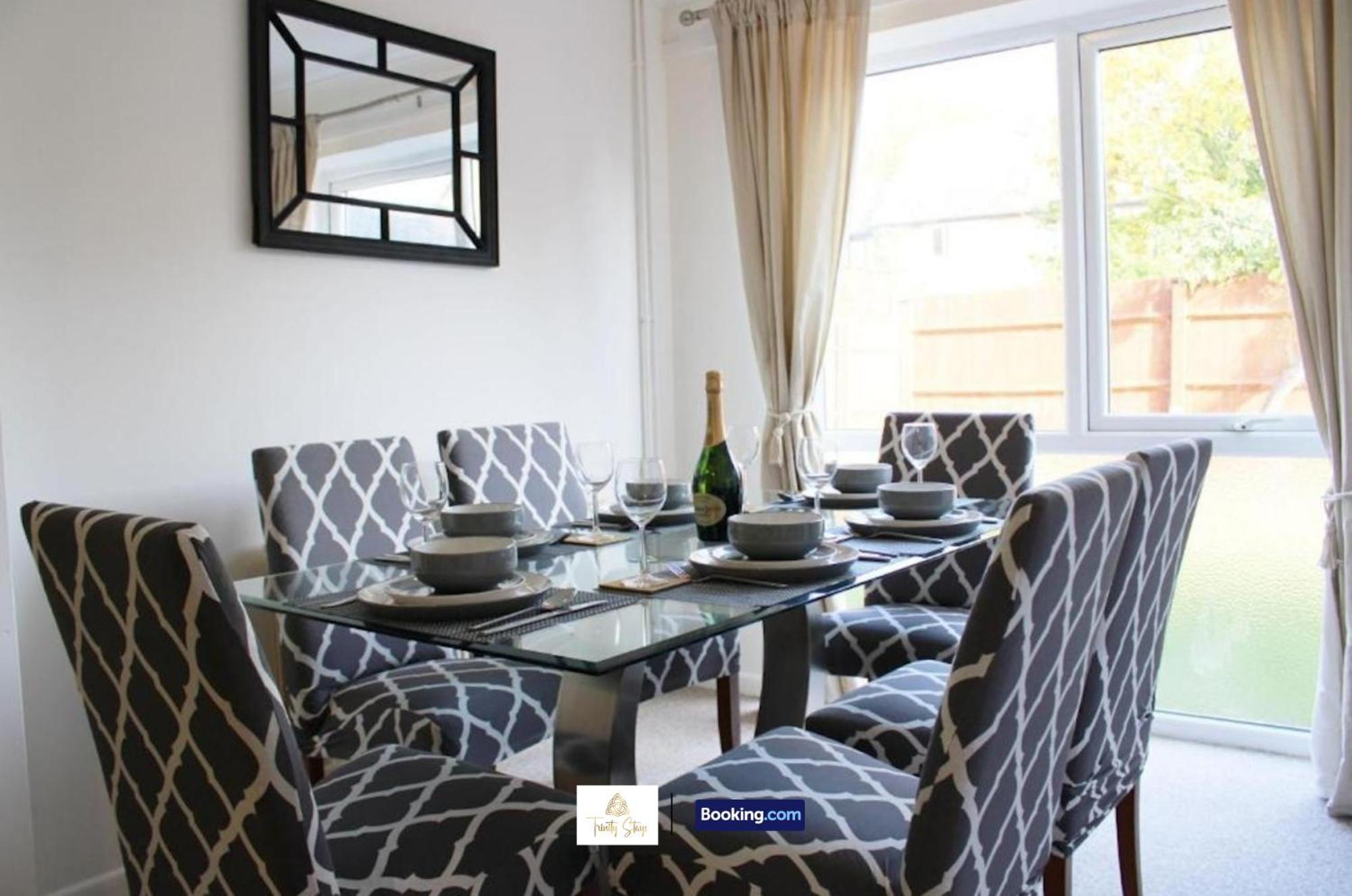 4 Bedroom House With Parking Near City Centre By Trinity Stays Short Lets & Serviced Accommodation Cambridge Εξωτερικό φωτογραφία