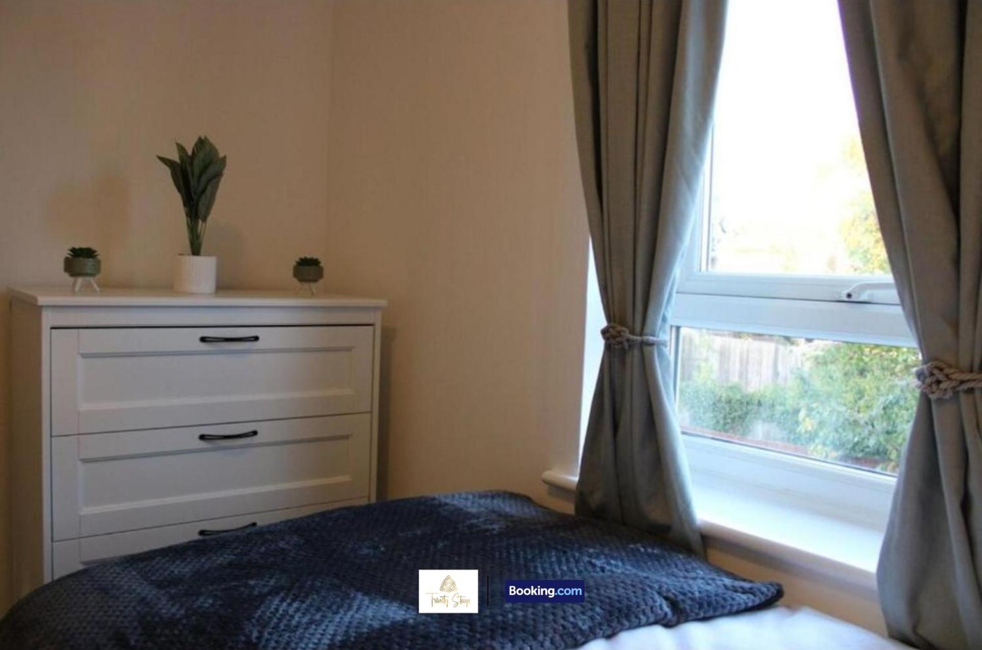 4 Bedroom House With Parking Near City Centre By Trinity Stays Short Lets & Serviced Accommodation Cambridge Εξωτερικό φωτογραφία